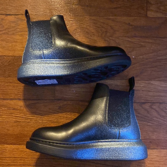 Alexander McQueen's Treadslick Chelsea Black/Pastel Sky Blue - Worn Once - Picture 8 of 16